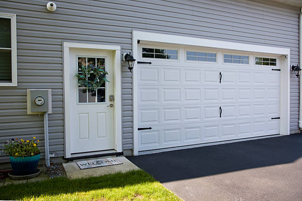 24/7 Emergency Garage Door Panel Replacement experts in Meraux, LA